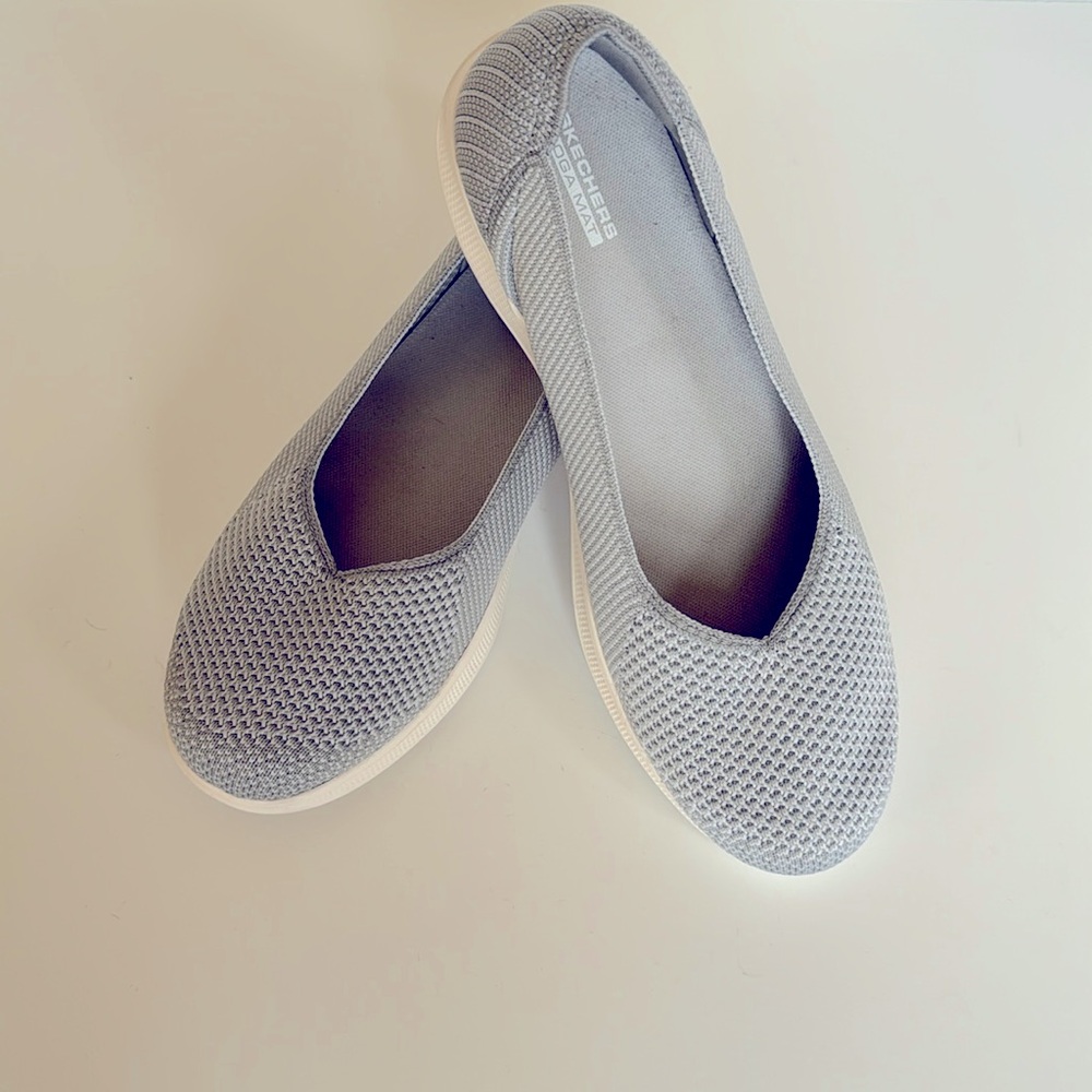 Clark’s by Skechers Ballet Flat.  Size 9.5